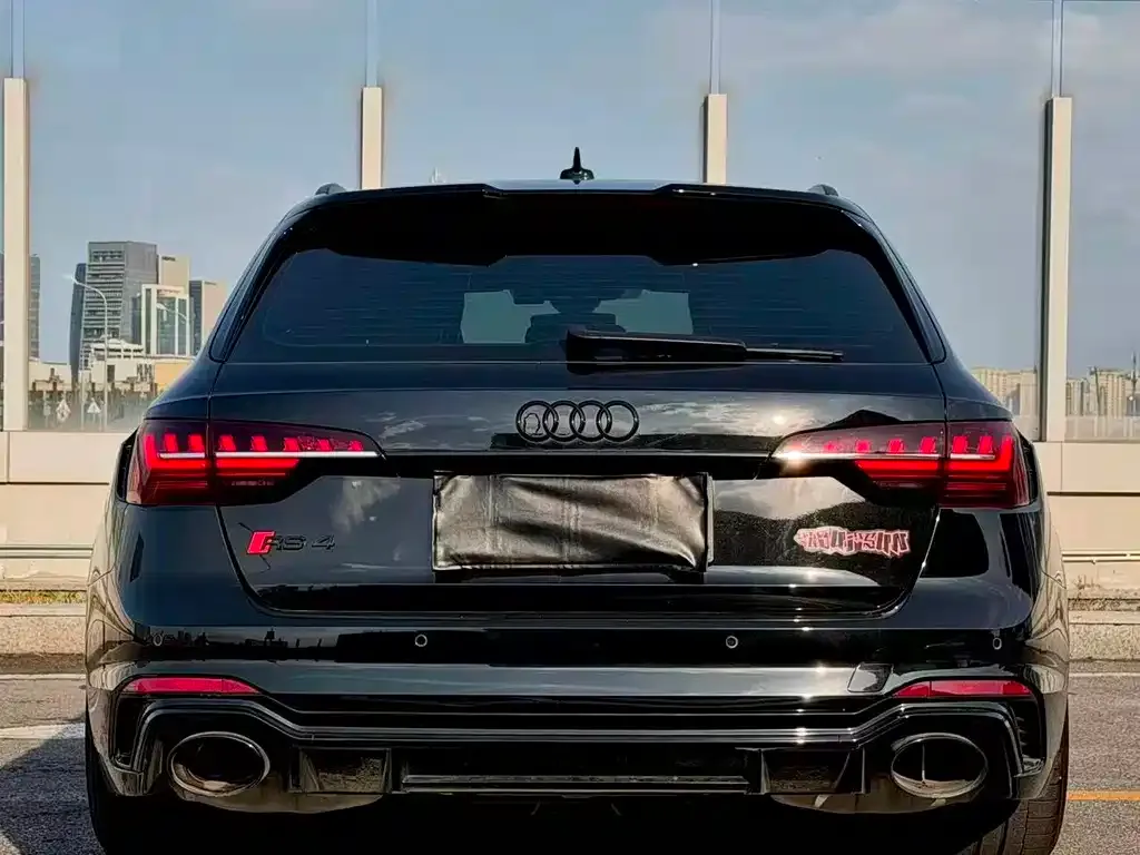Audi RS 4 — фото 9