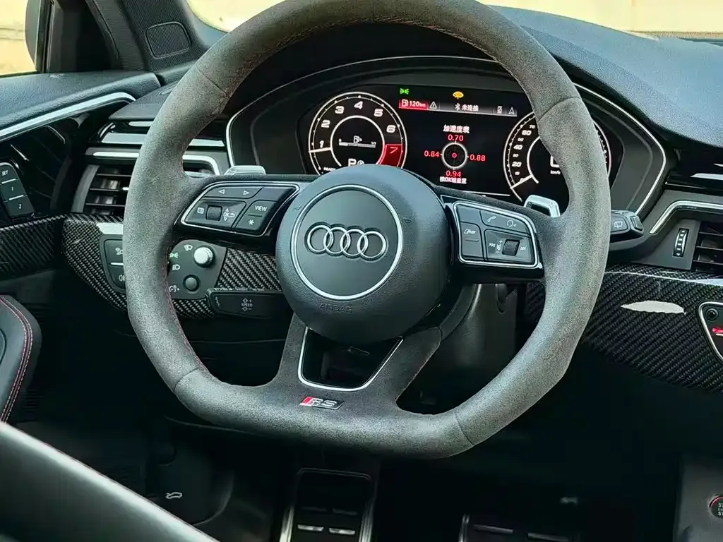 Audi RS 4 — фото 7