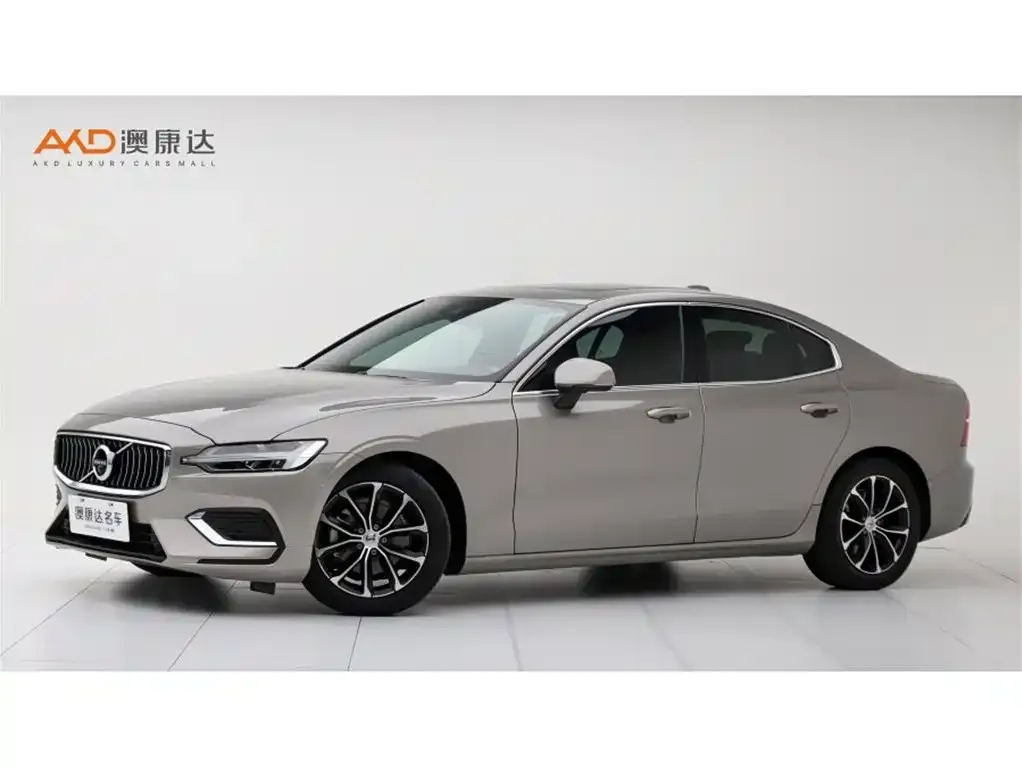 Volvo S60 — фото 1