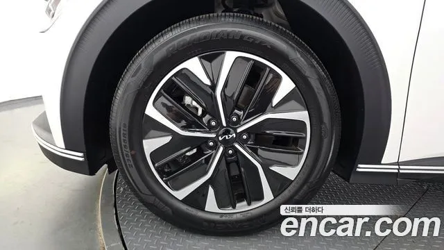 Kia EV6 — фото 2