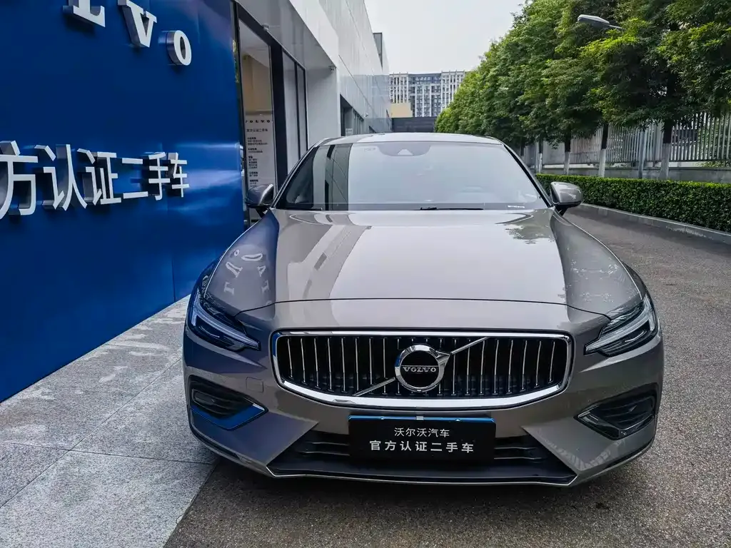 Volvo S60 — фото 2