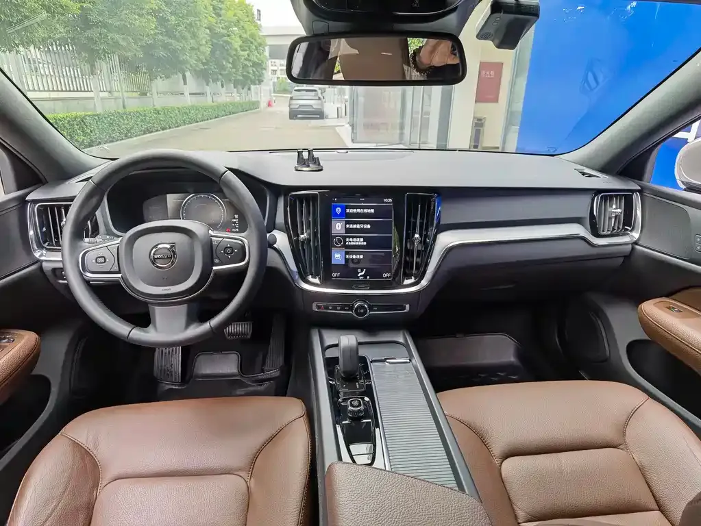 Volvo S60 — фото 10