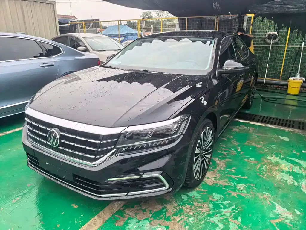Volkswagen Passat — фото 1