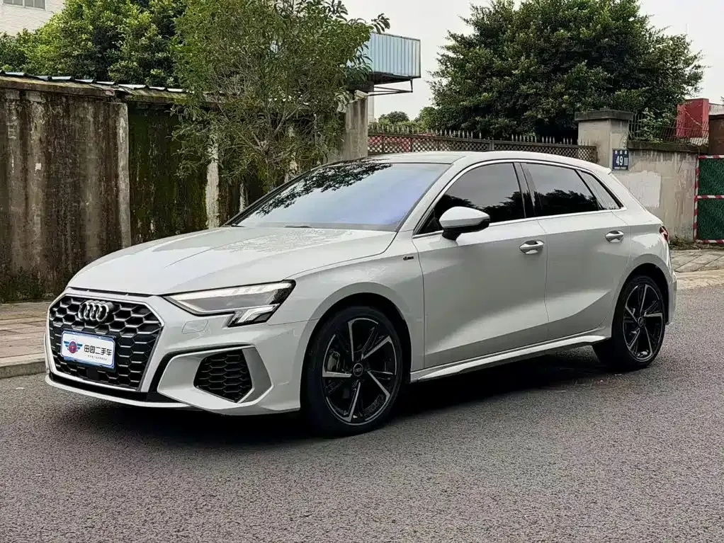 Audi A3 — фото 1