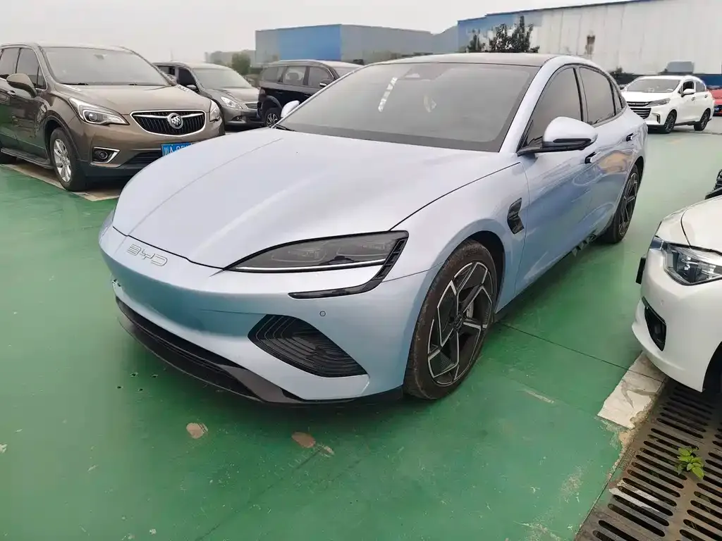 BYD Seal — фото 1