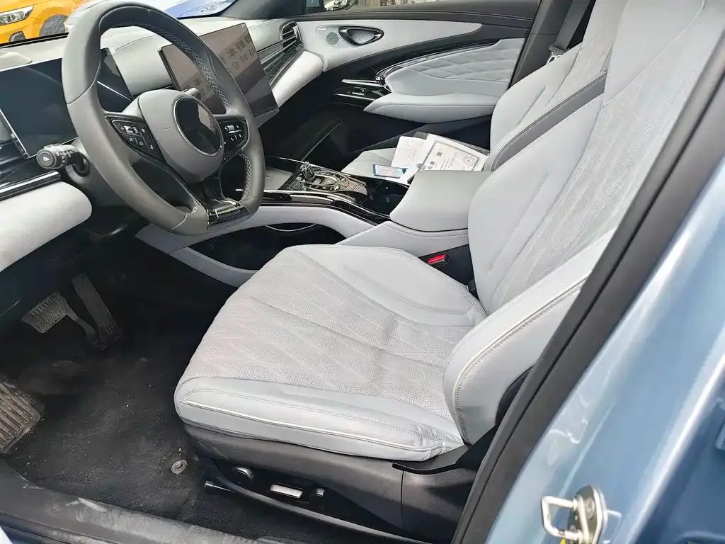 BYD Seal — фото 3