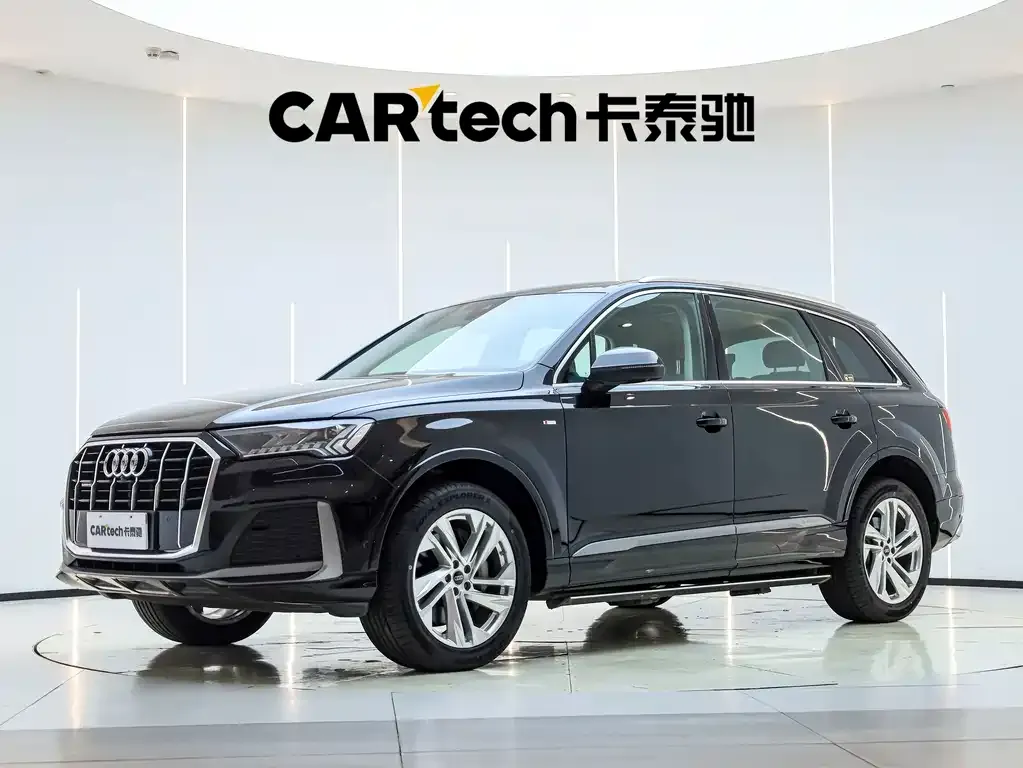 Audi Q7 — фото 1