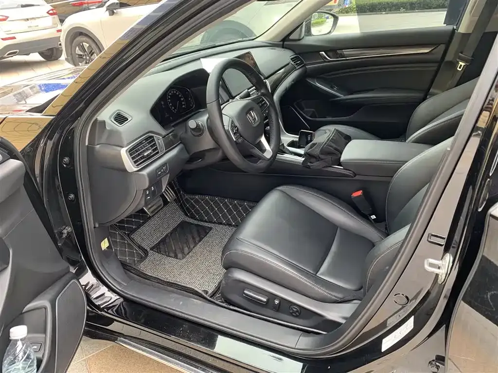 Honda Accord — фото 9