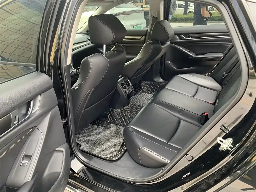 Honda Accord — фото 5
