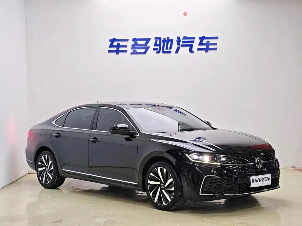 Volkswagen Passat — фото 8
