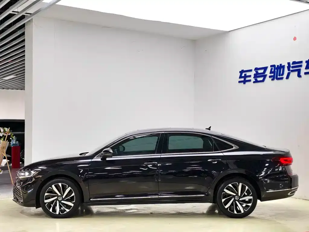 Volkswagen Passat — фото 4