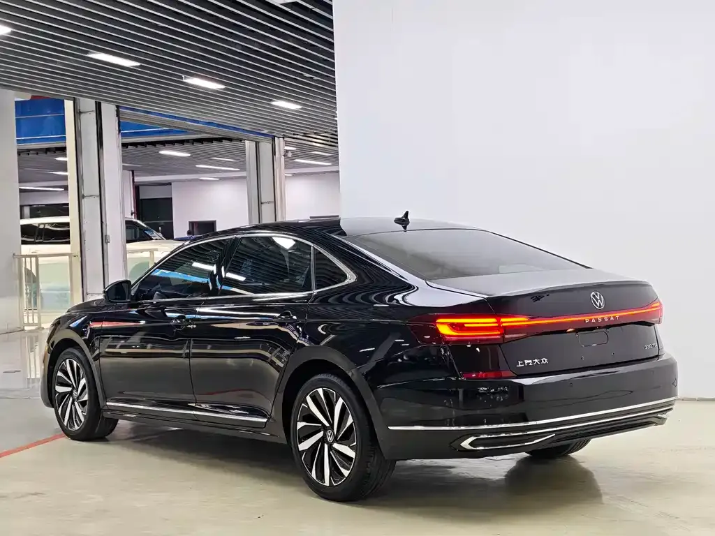 Volkswagen Passat — фото 2