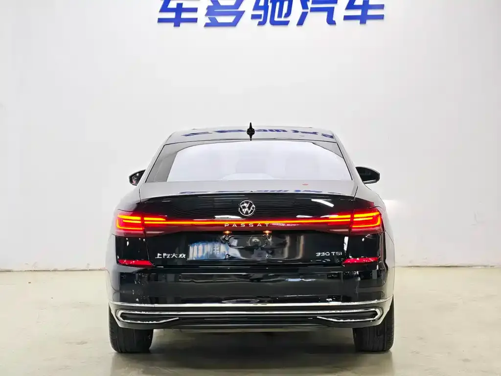 Volkswagen Passat — фото 7