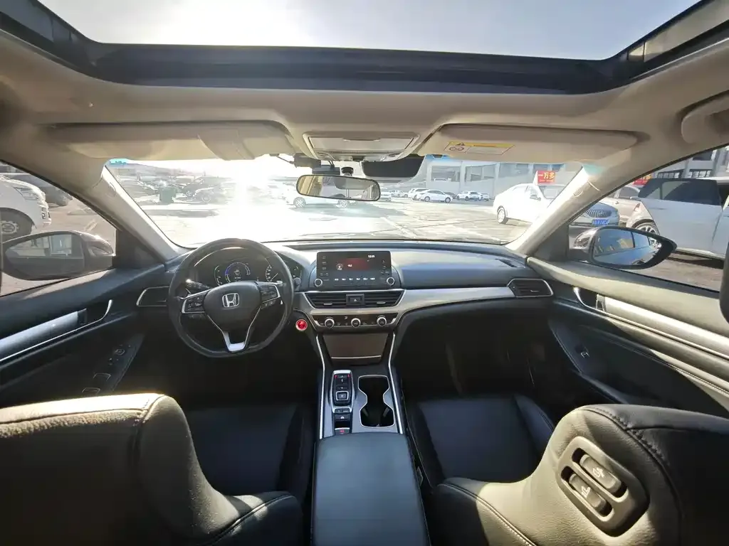 Honda Accord — фото 9