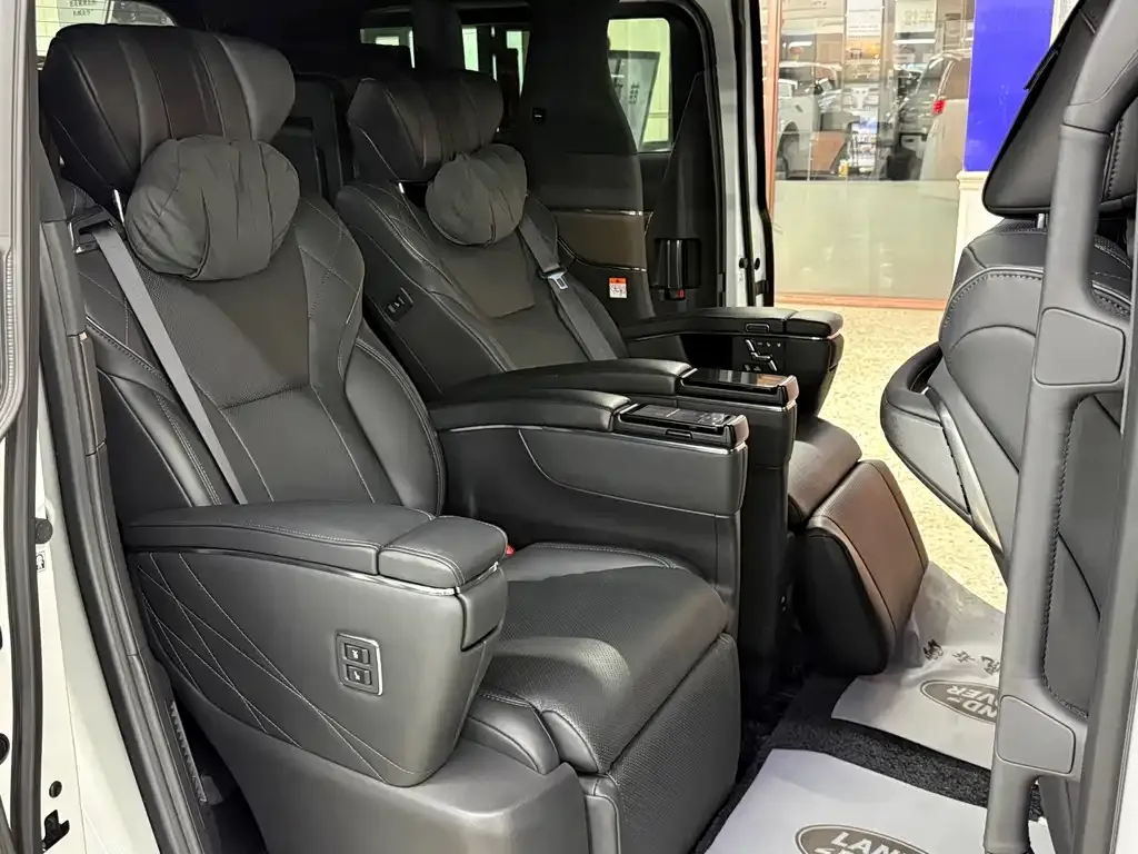 Toyota Alphard — фото 9