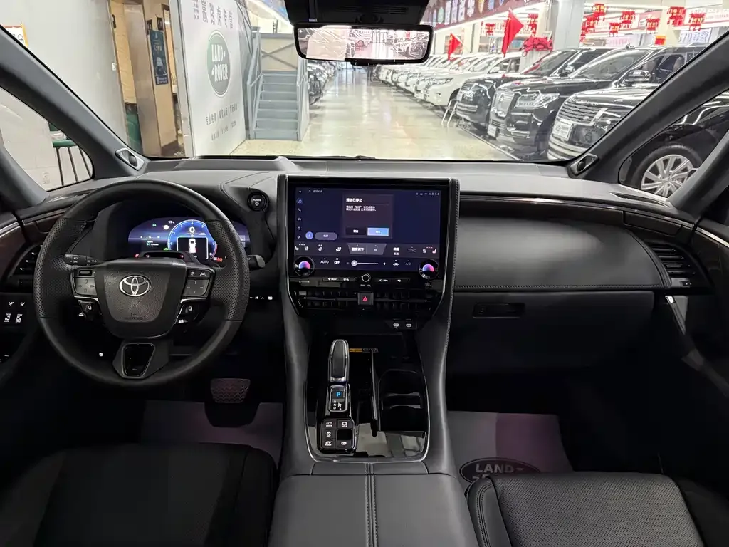 Toyota Alphard — фото 3