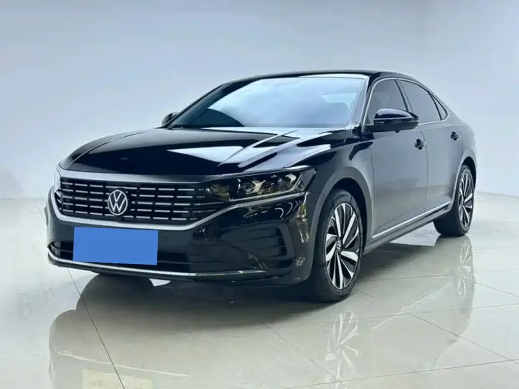 Volkswagen Passat — фото 1