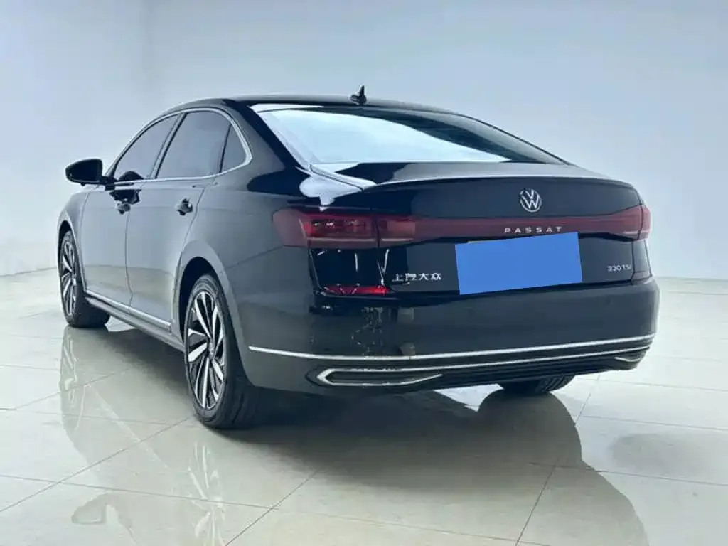 Volkswagen Passat — фото 7