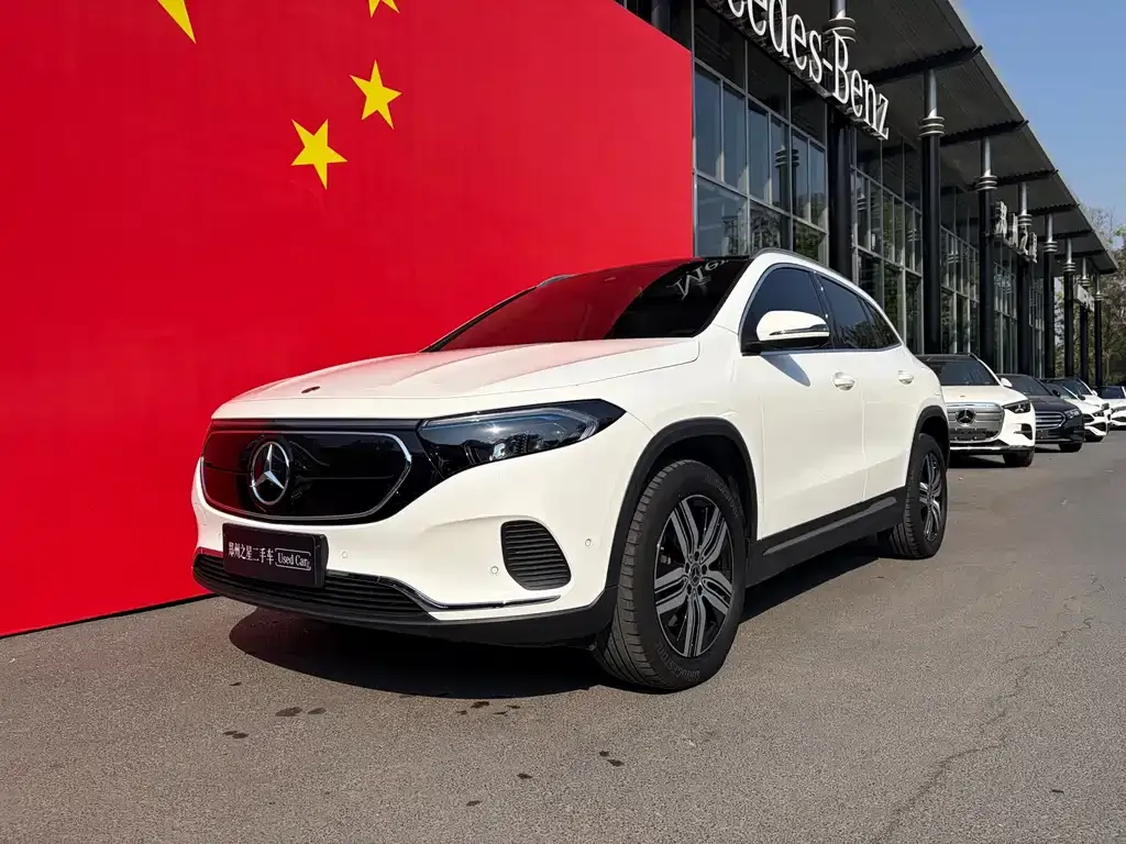 Mercedes-Benz EQA — фото 1