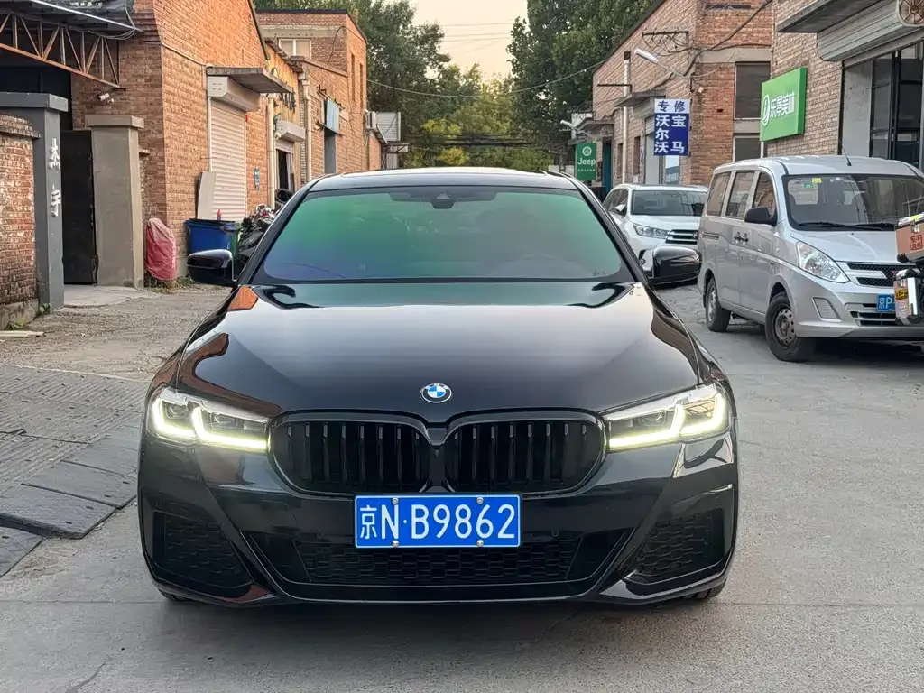 BMW 5 Series — фото 10