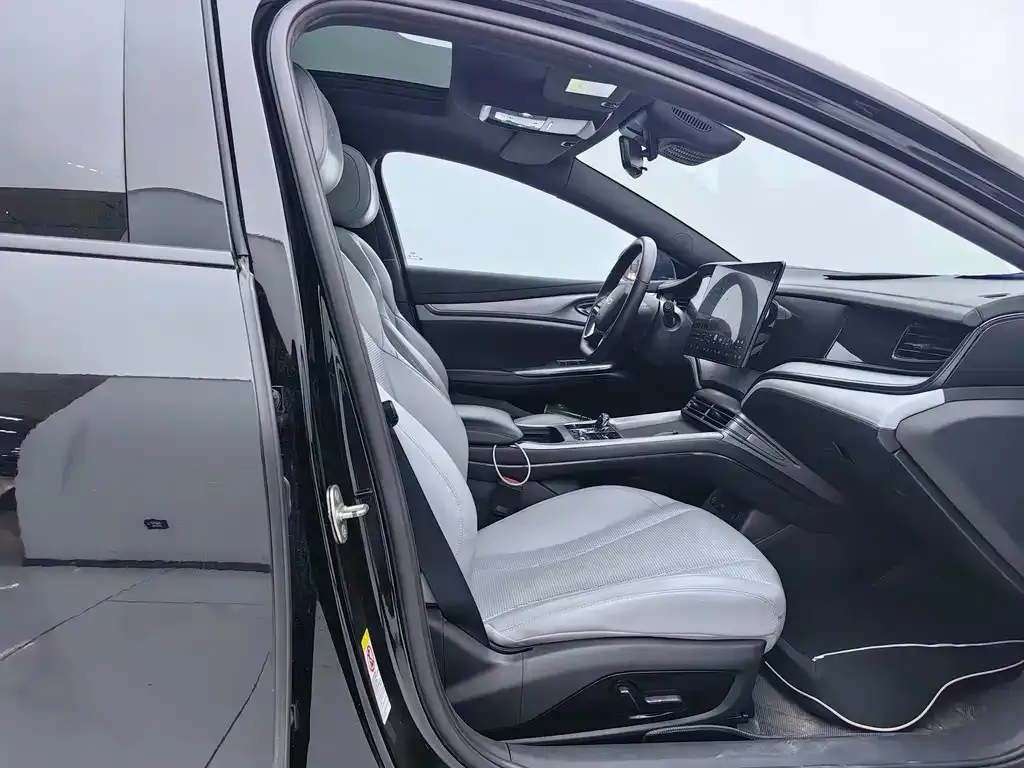 BYD Seal — фото 8