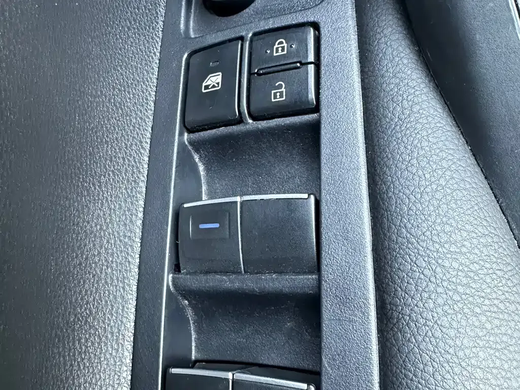 Toyota Corolla — фото 4