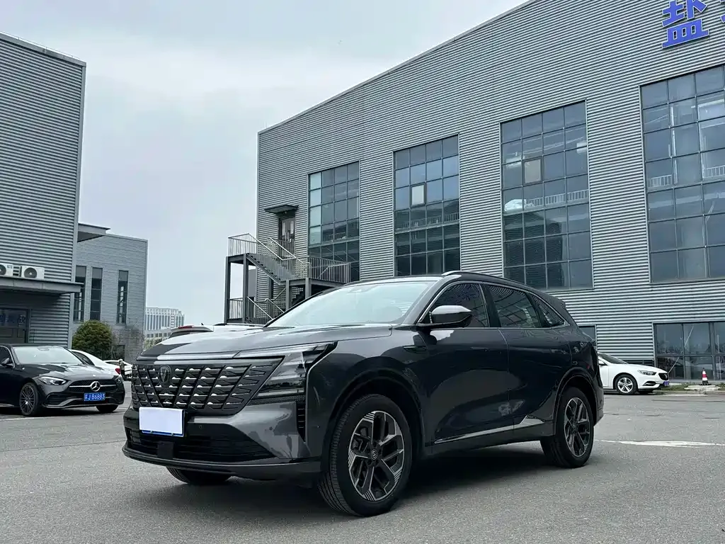Changan CS75 PLUS — фото 1