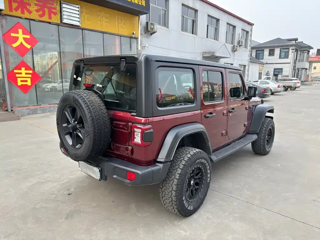 Jeep Wrangler — фото 8