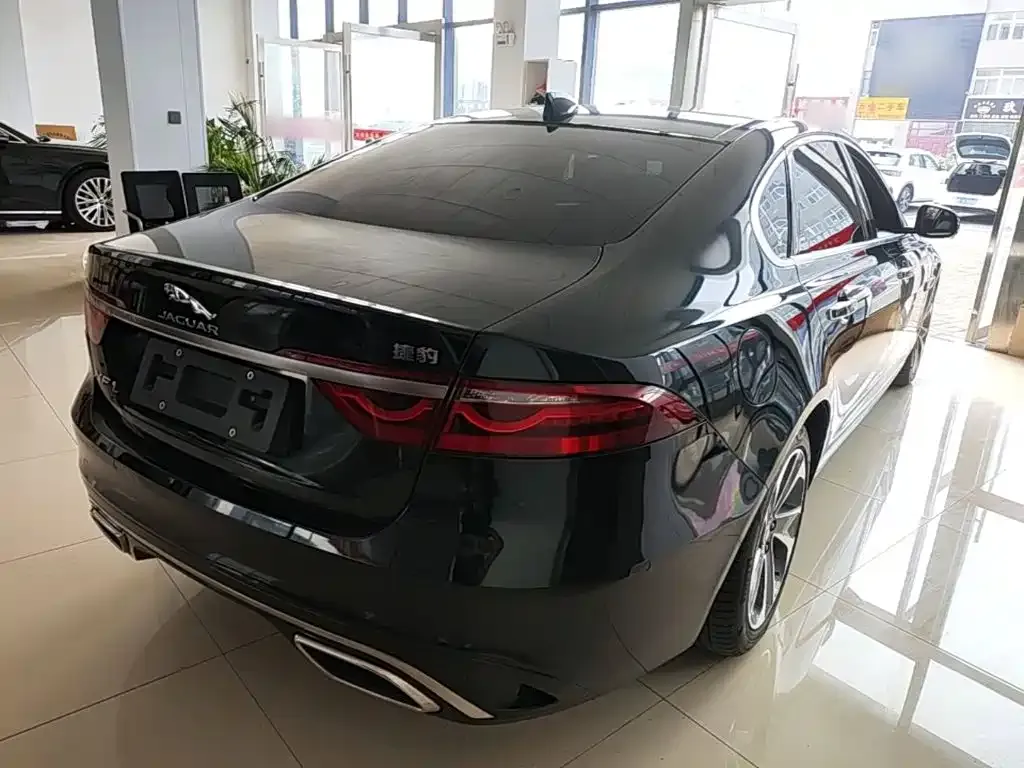 Jaguar XFL — фото 10