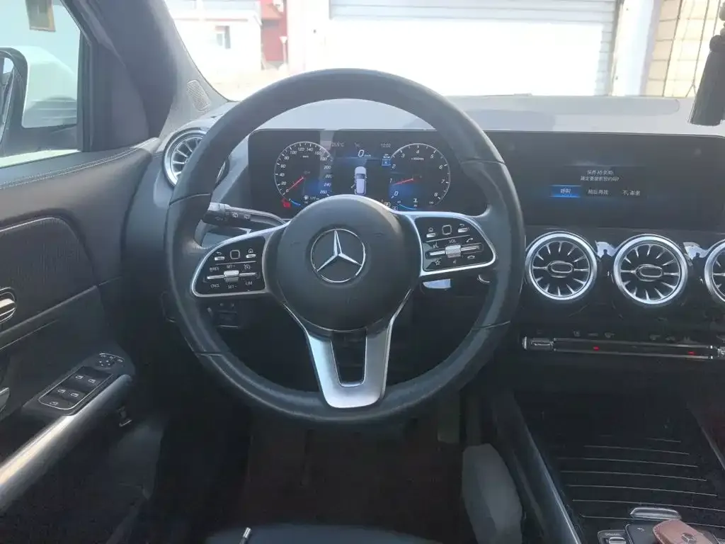 Mercedes-Benz GLA — фото 6