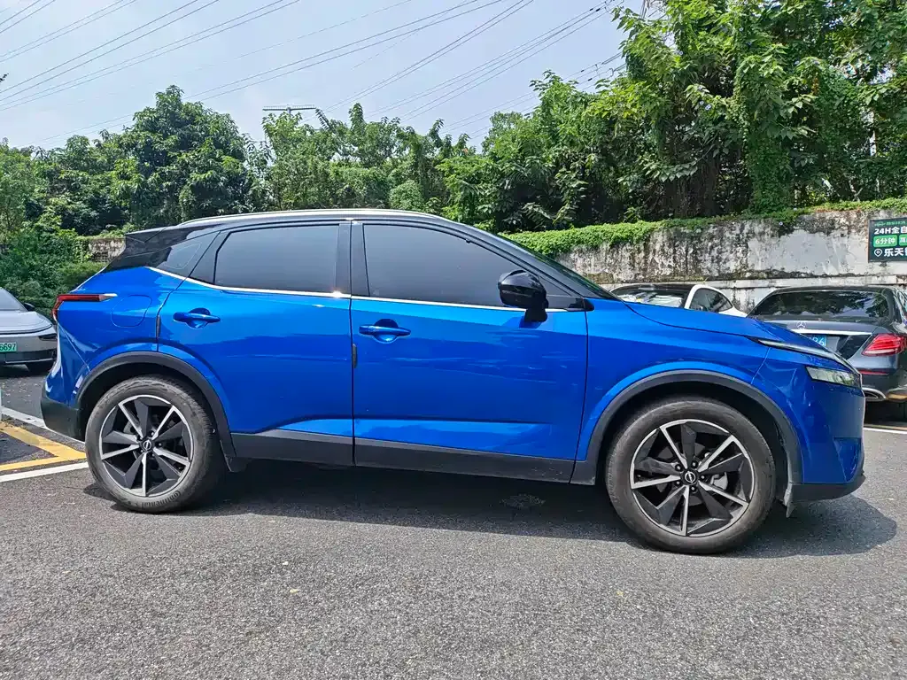 Nissan Qashqai — фото 7