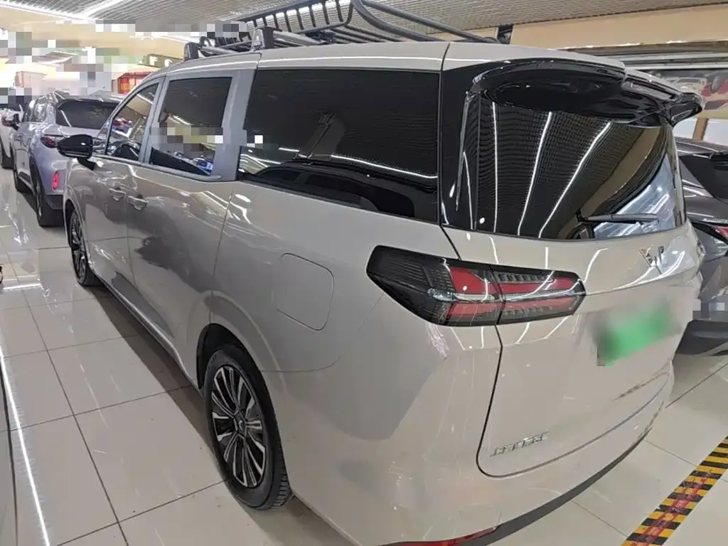 Wuling Xingguang 730 New Energy — фото 2
