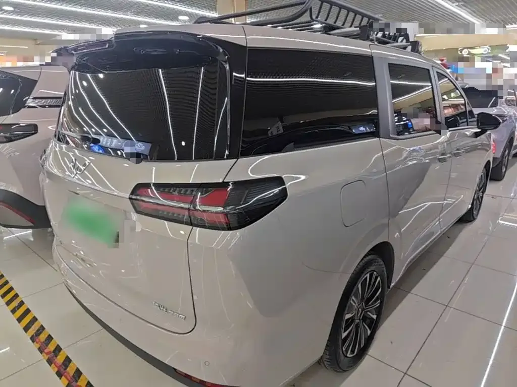 Wuling Xingguang 730 New Energy — фото 3
