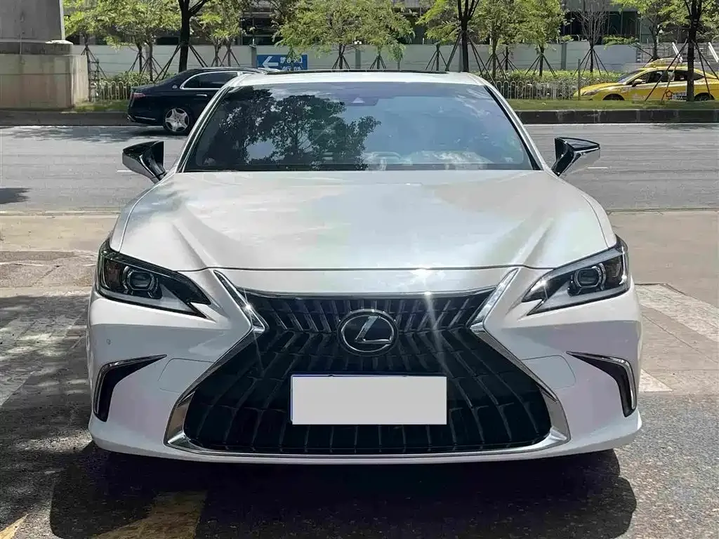 Lexus ES — фото 5
