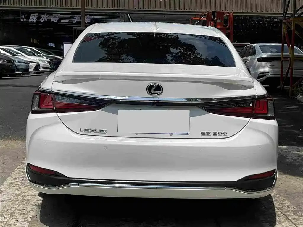 Lexus ES — фото 4