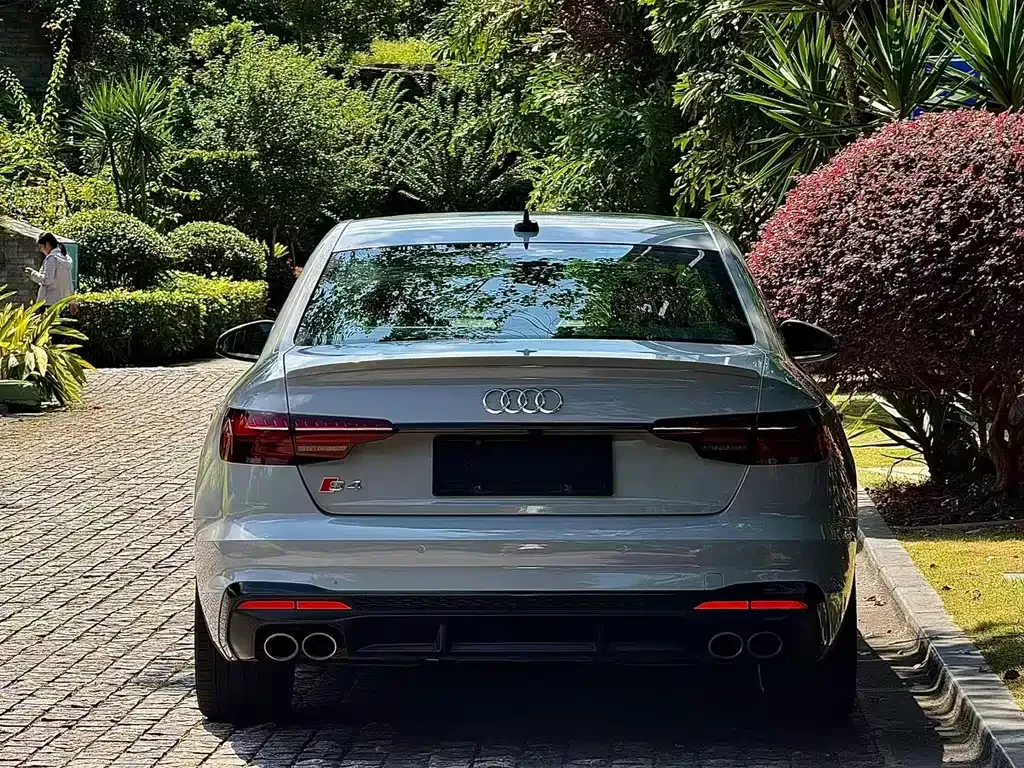 Audi S4 — фото 8