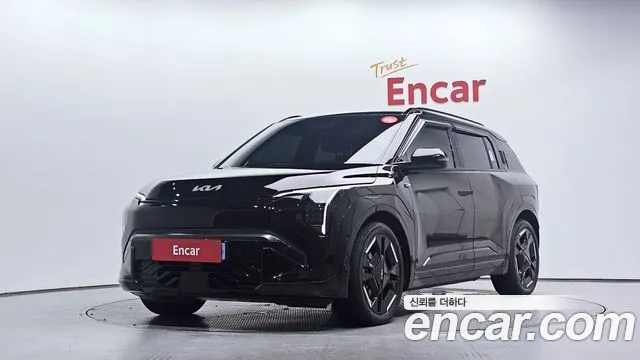 Kia EV3 — фото 1