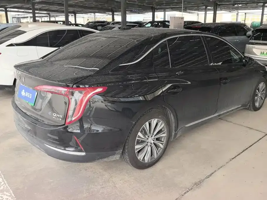 Hongqi E-QM5 — фото 3