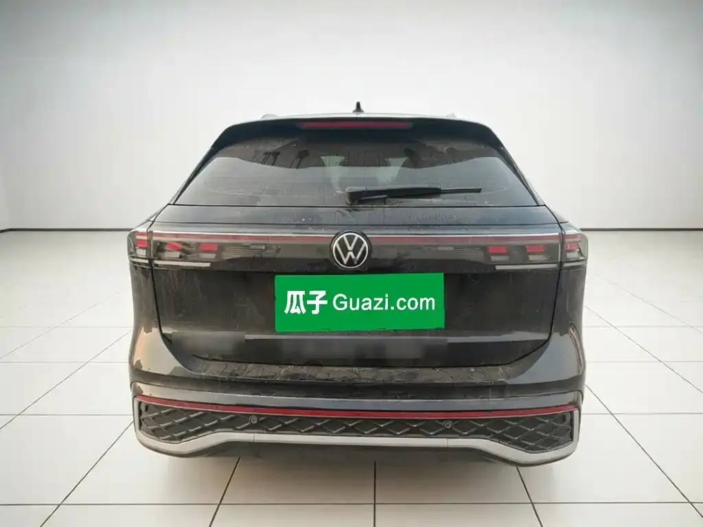Volkswagen Tiguan L — фото 10