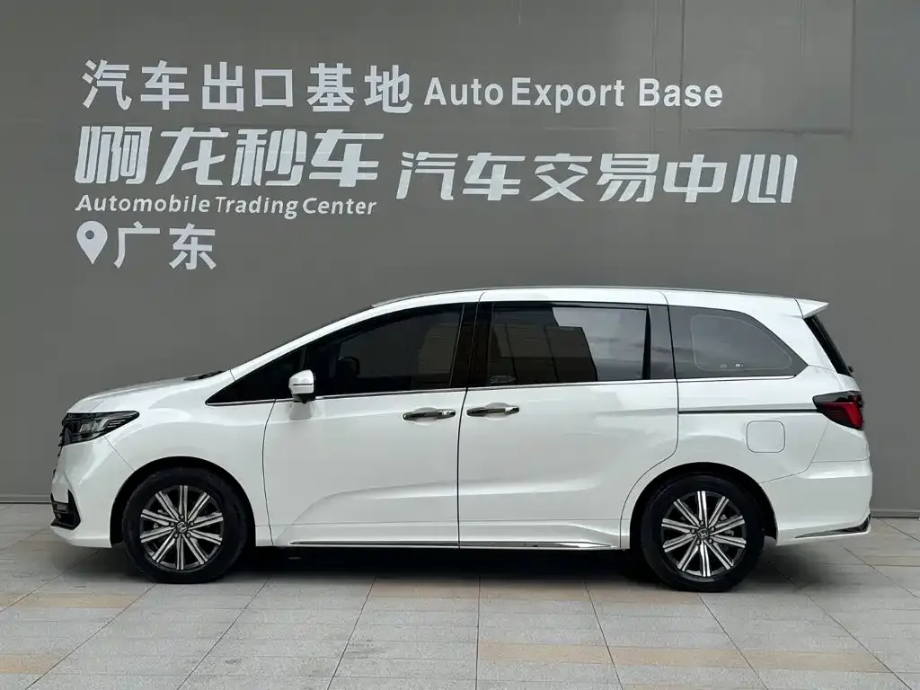 Honda Odyssey — фото 10