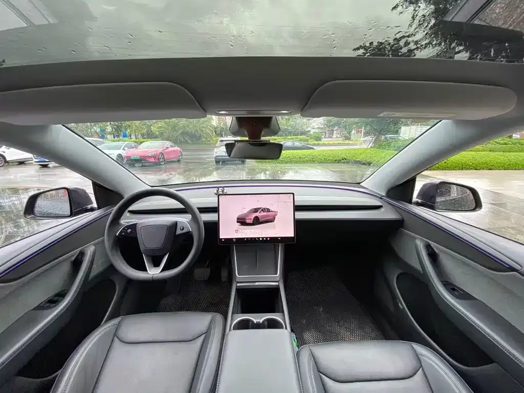 Tesla Model Y — фото 9