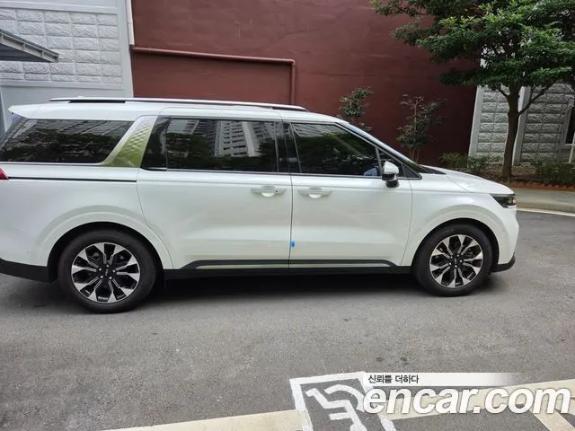 Kia Carnival — фото 4