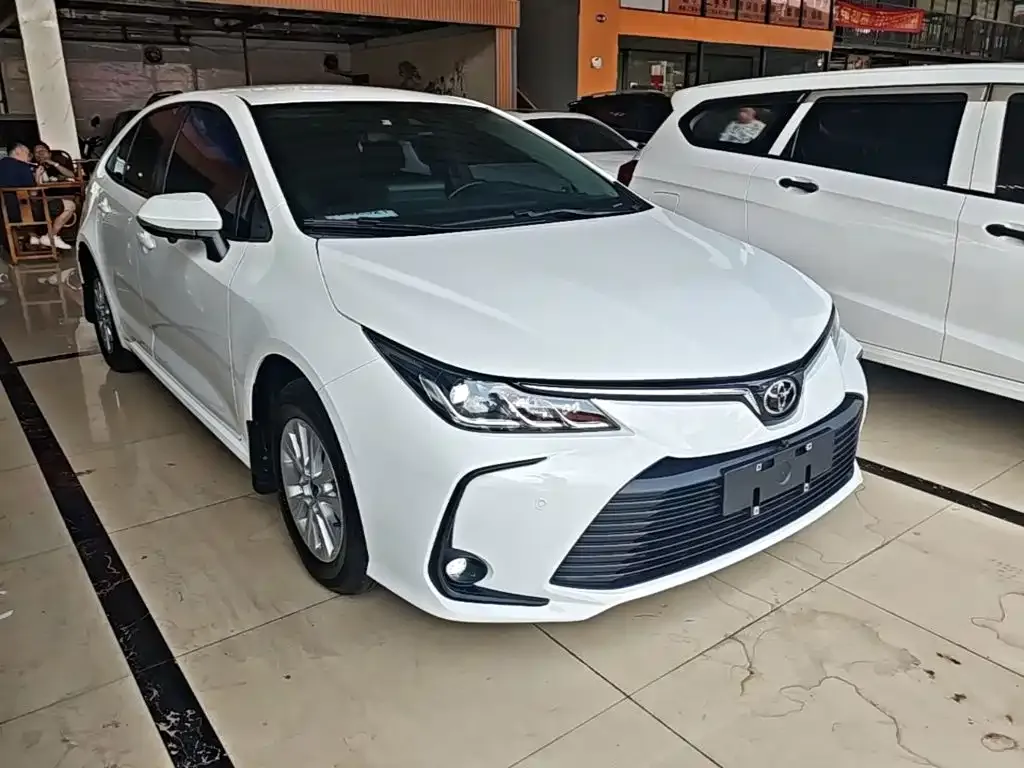 Toyota Corolla — фото 9