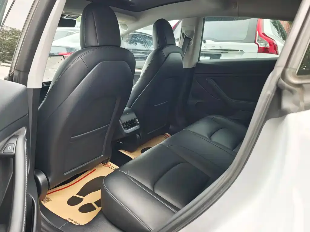Tesla Model 3 — фото 4
