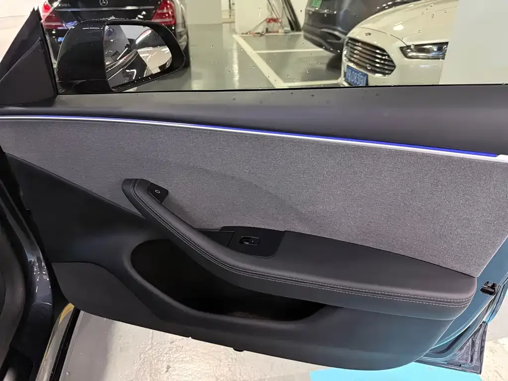 Tesla Model 3 — фото 4