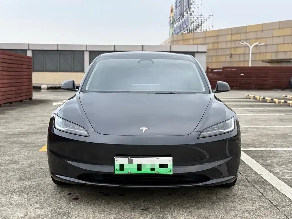 Tesla Model 3 — фото 2
