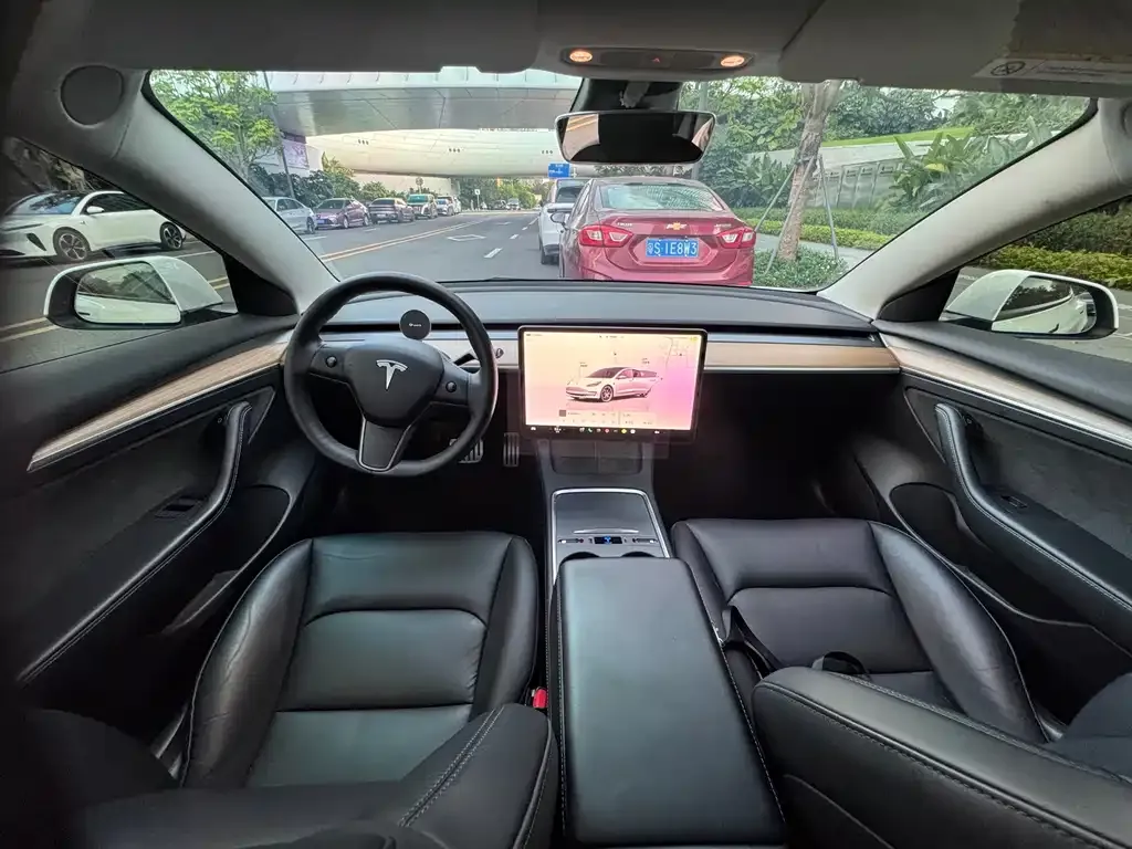 Tesla Model 3 — фото 8