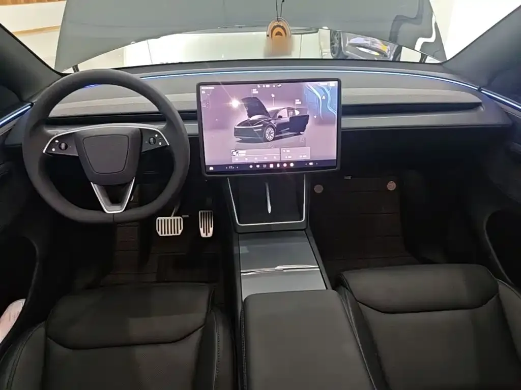 Tesla Model Y L — фото 10