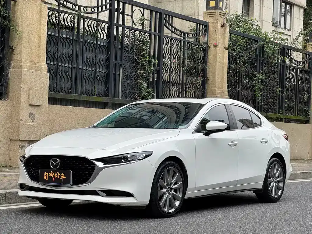 Mazda 3 Axela — фото 1