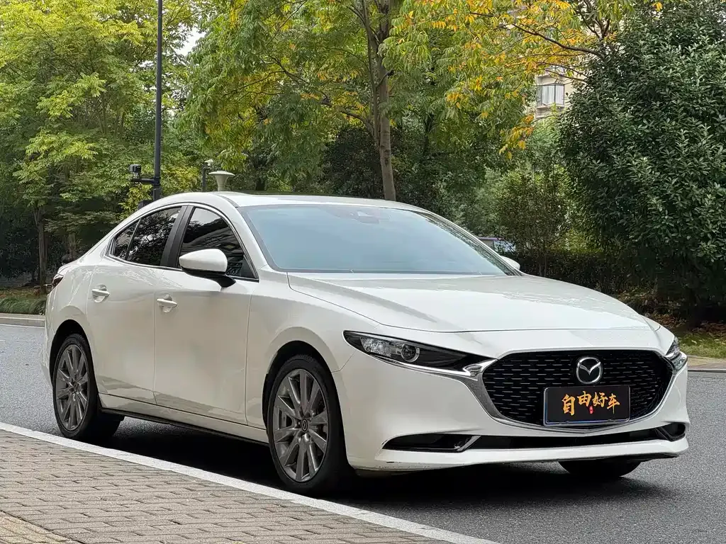 Mazda 3 Axela — фото 10